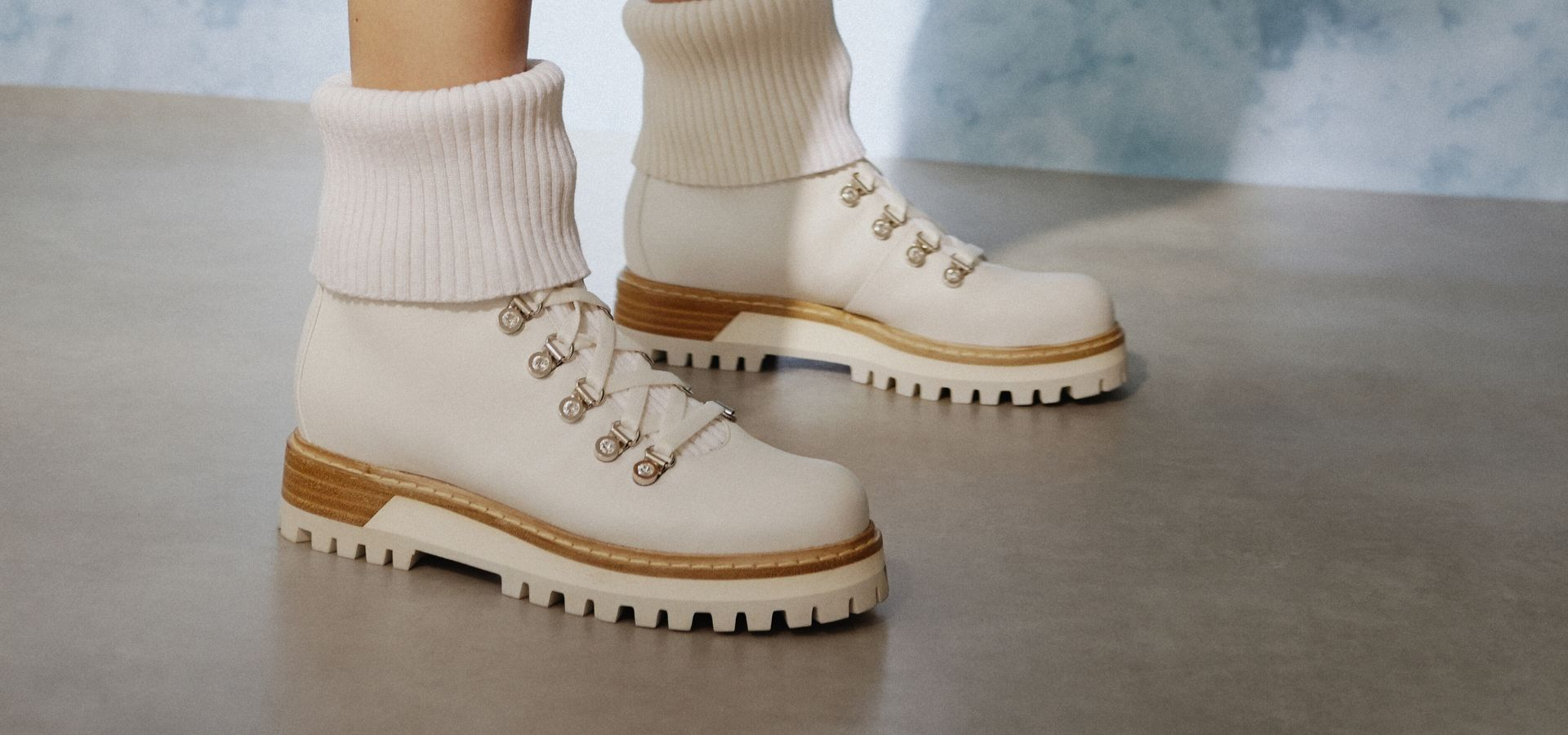 New destinations, confident steps | Le Silla official outlet